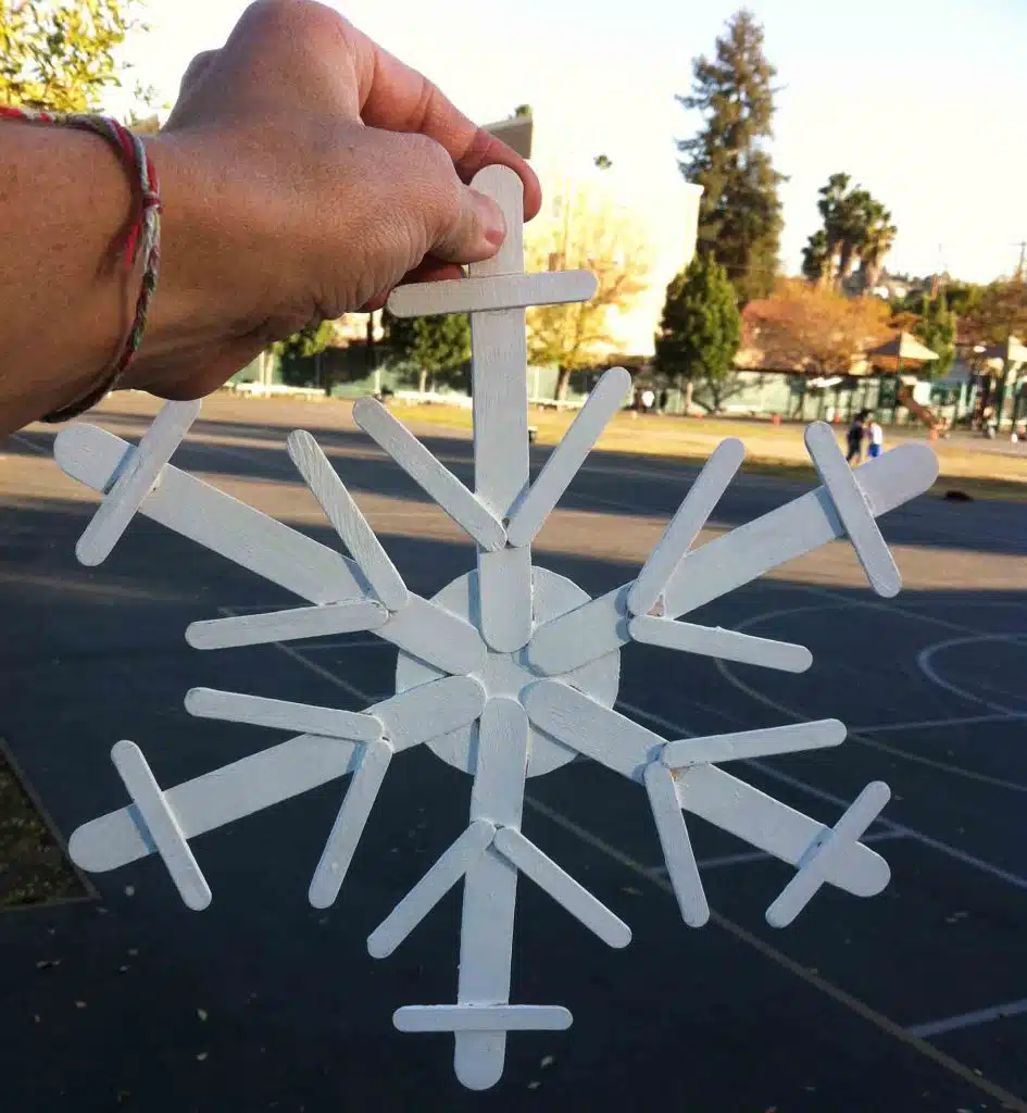 Snowflake craft Popsicle stick — Activity Craft Holidays, Kids, Tips